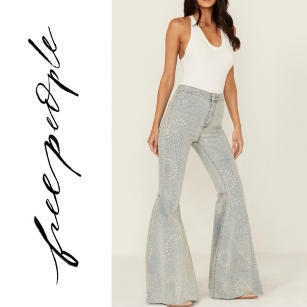 NWT Free People Flare Bell Bottom Jeans light blue with with pattern, size 28